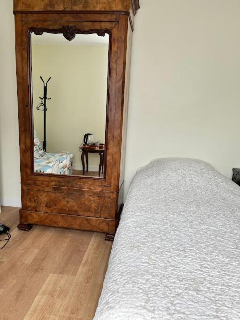 La Tour Cachee Bed and Breakfast Mortain-Bocage Εξωτερικό φωτογραφία